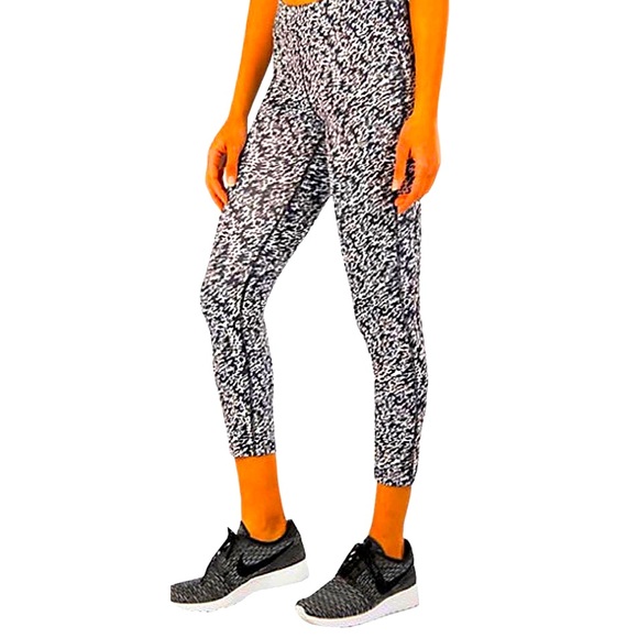 Nike Women’s Black & White Pronto Essential Cropped Running Tights/Leggings, M - Picture 1 of 15